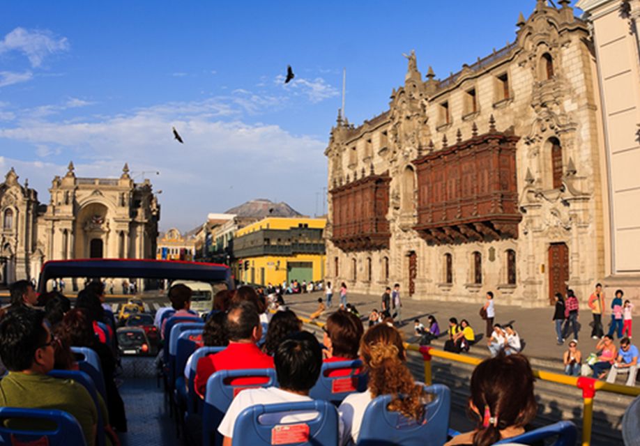 Lima: Panoramic Sightseeing Bus, Walking, and Catacombs Tour