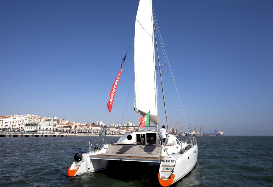 Lisbon 1H Private Tour by SAILBOAT / SAIL or POWER CATAMARAN