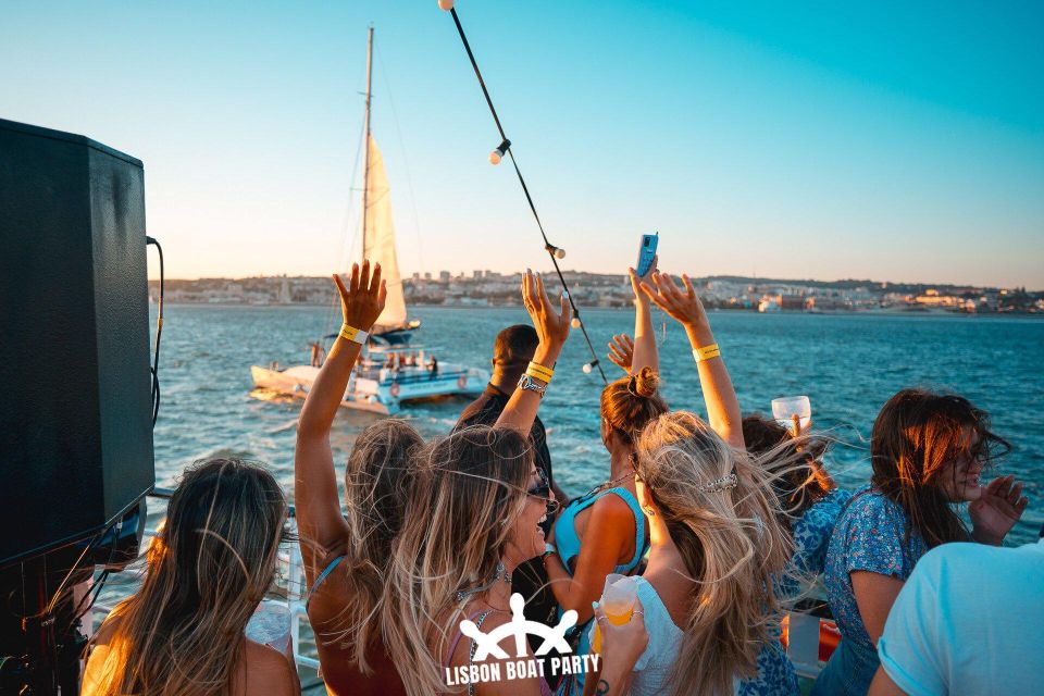 Lisbon: Day Boat Party With Live DJ and Night Club Entry