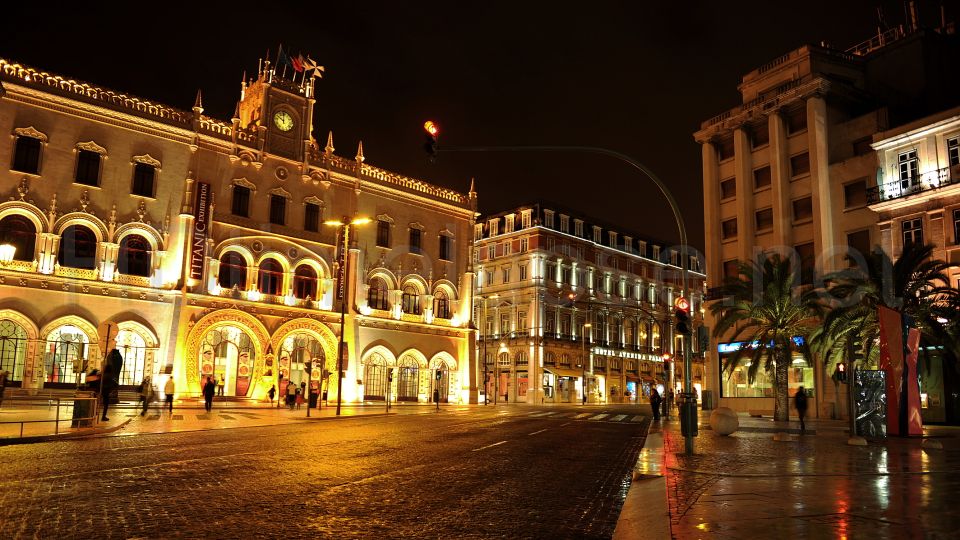 Lisbon: Half-Day Night Group Tour W/ Fado Dinner Show