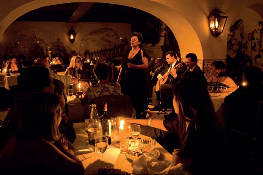 Lisbon: Luxury Fado Tour With Dinner Included