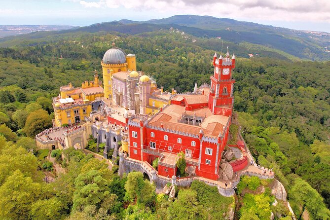 Lisbon: Pena Palace & Garden, Sintra, CaboRoca & Cascais Day Tour