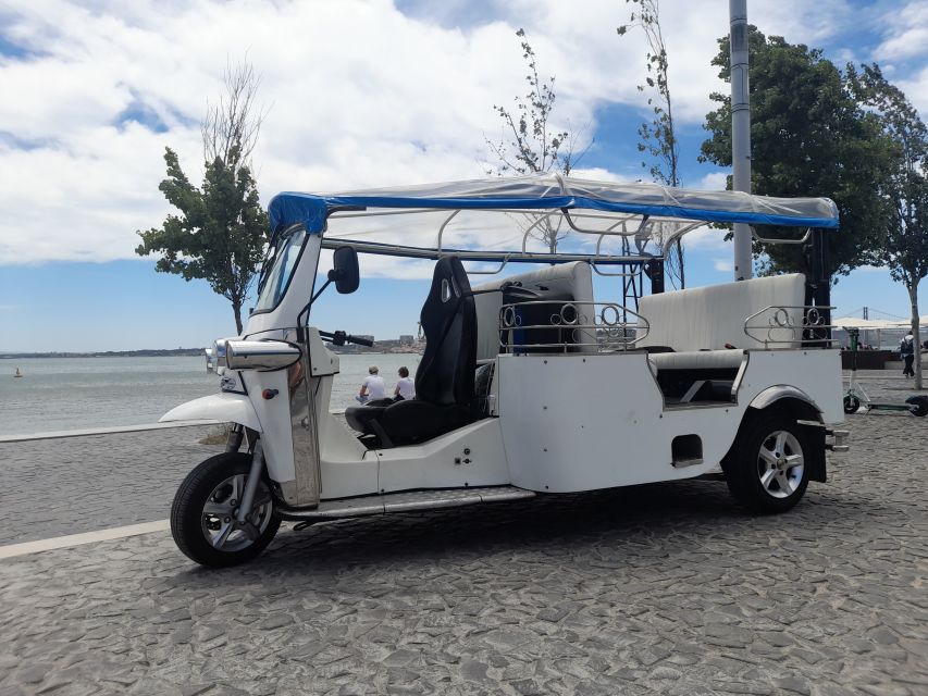 Lisbon: Private Eco Tuk-Tuk Tour for 2 Hours