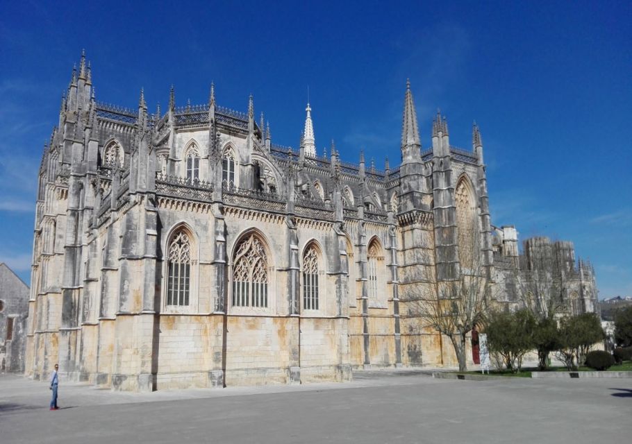 Lisbon: Private Guided Tour of Tomar, Batalha, and Alcobaça - Tour Duration and Type