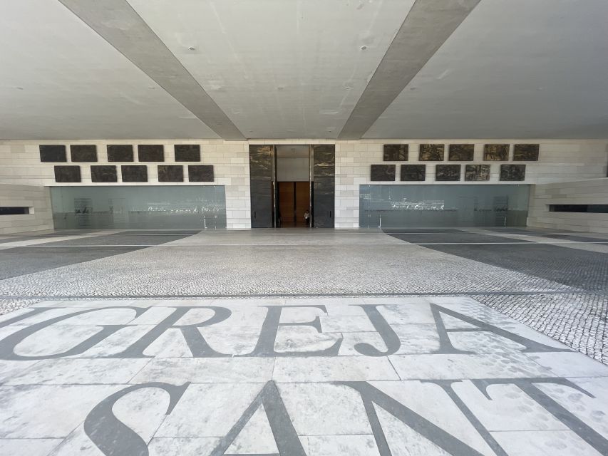 Lisbon: Private Tour to Fatima, Batalha, Nazaré, & Óbidos - Exploring Fatimas Catholic Shrine