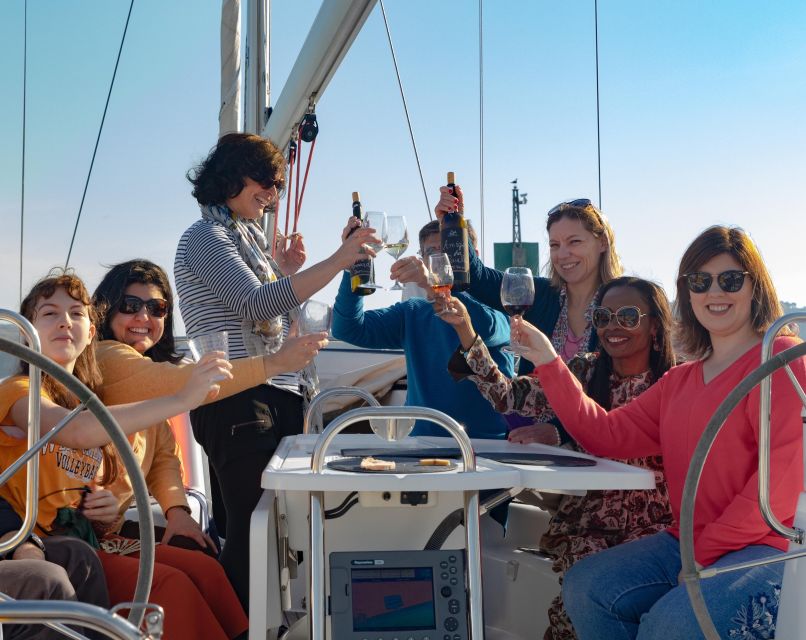 Lisbon: Sailing Tour in Tagus River | Private