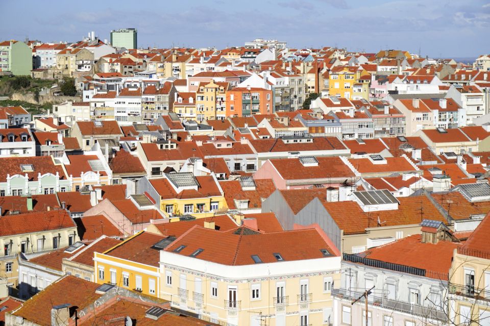 Lisbon: Secrets of Arroios a Self-Guided City Game