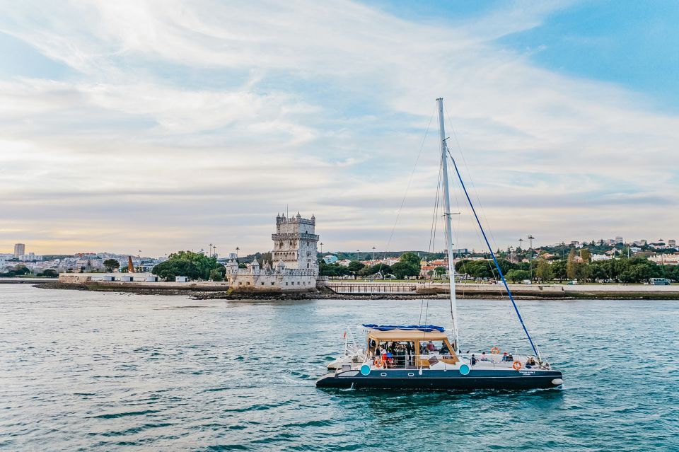 Lisbon: Sunset Catamaran Tour With Music and Drink