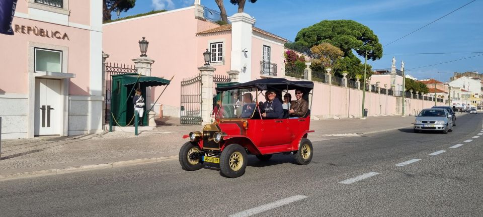 Lisbon: Tour on Board a Classic Tuk