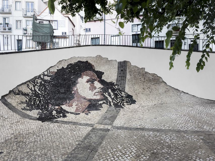 Lisbon: Urban Art Tour