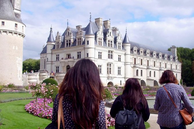 Loire Valley Day Tour Chambord and Chenonceau Plus Lunch at a Private Castle