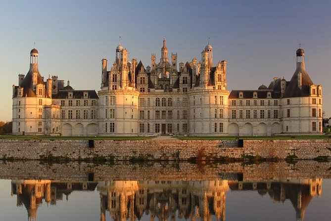 Loire Valley Wines and Castle Small Group Day Trip From Paris