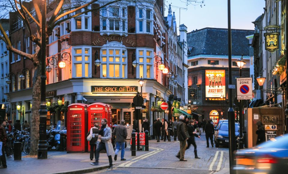 London: Changing of the Guard & Central London Food Tour