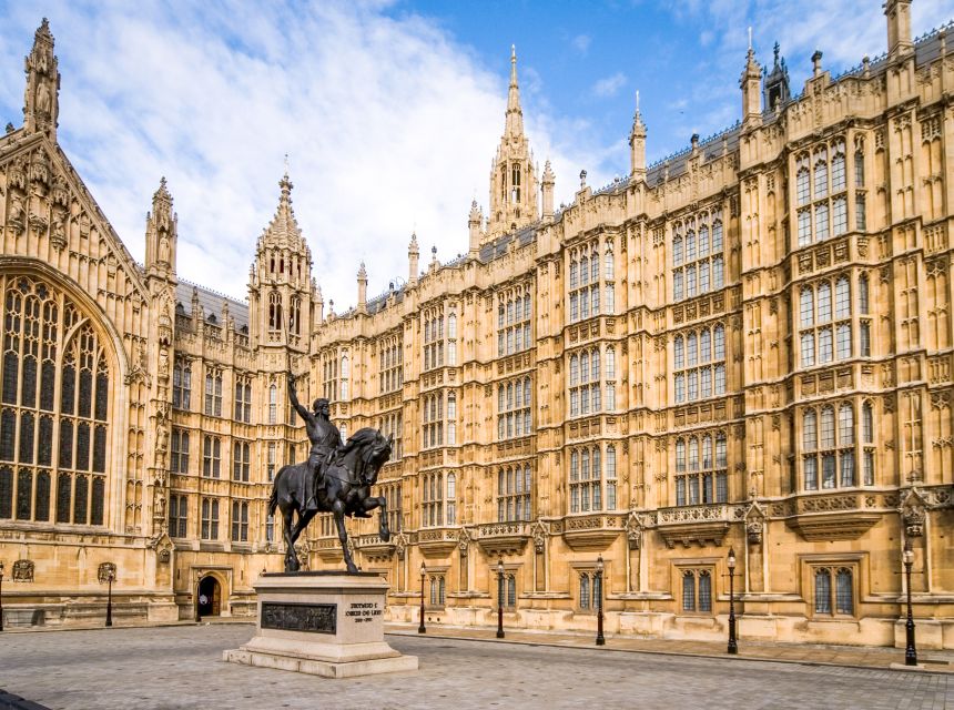 London: Changing of the Guards Ceremony Guided Walking Tour