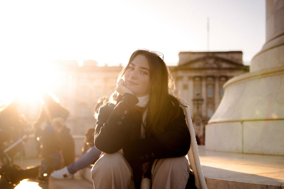 London: Professional Photoshoot Outside Buckingham Palace