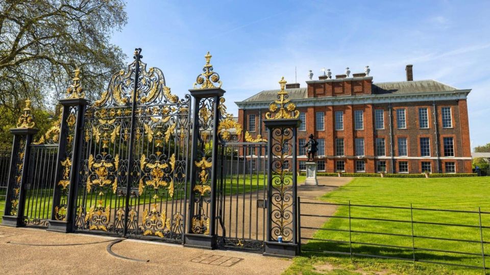 London: Royal Kensington Guided Walking Tour