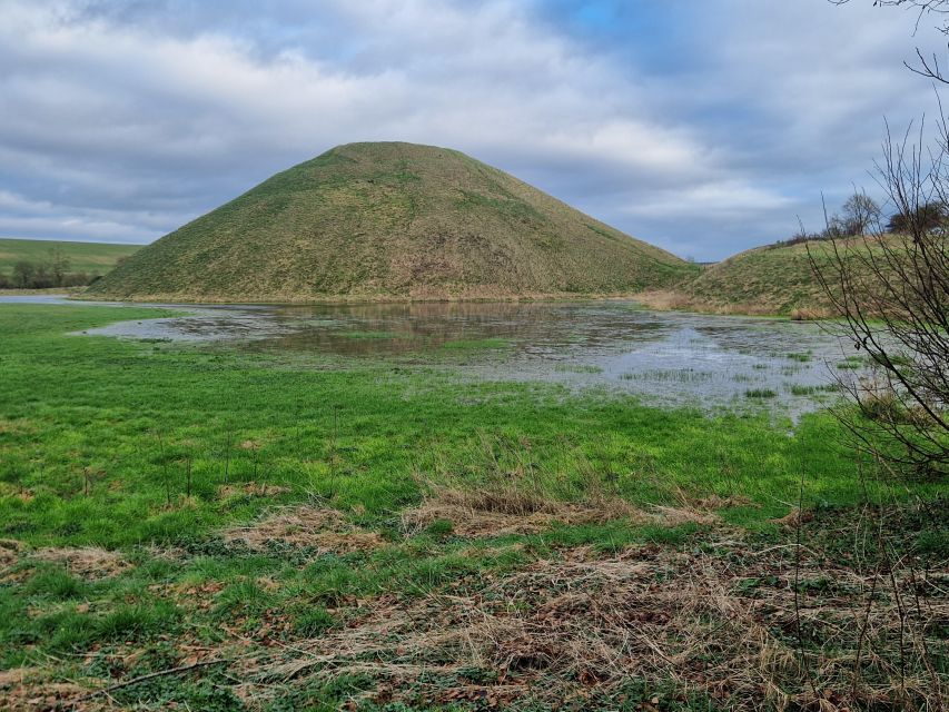 London: Stonehenge, Salisbury Cathedral and Avebury Day Tour