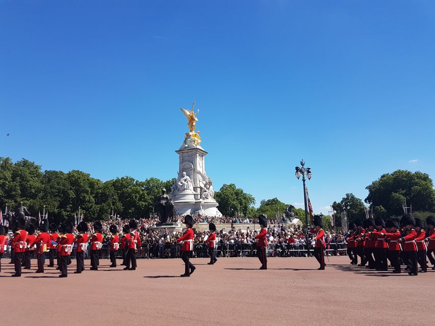 London: Top 30 Sights Walking Tour and Tower of London Entry