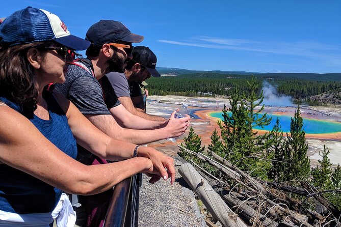 Lower Loop Van Tour From West Yellowstone: Grand Prismatic and Old Faithful