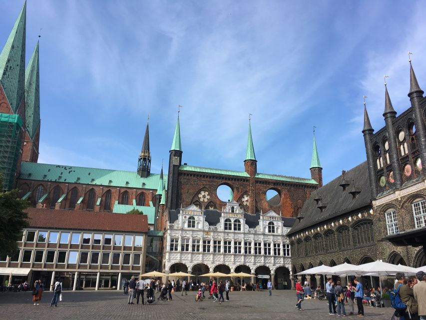 Lübeck: Backyards and Town Houses Private Guided Tour