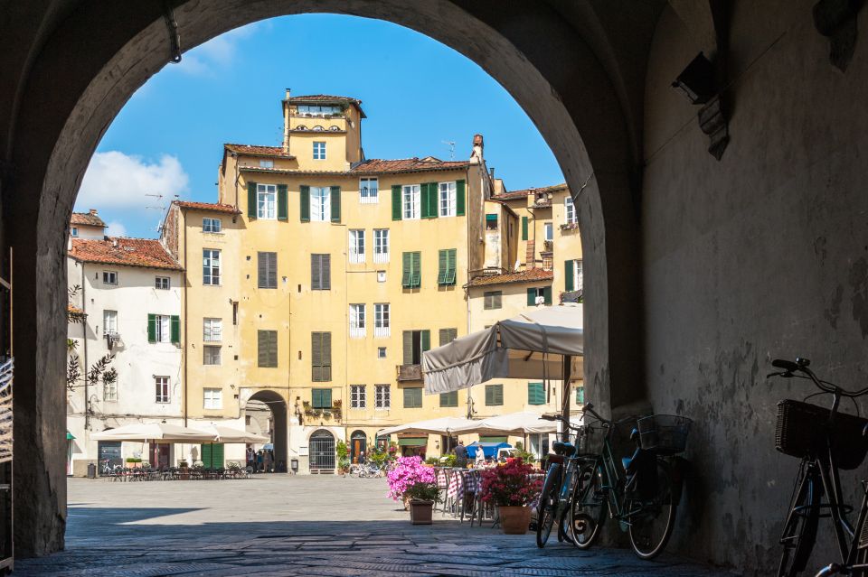 Lucca: Private Guided Walking Tour