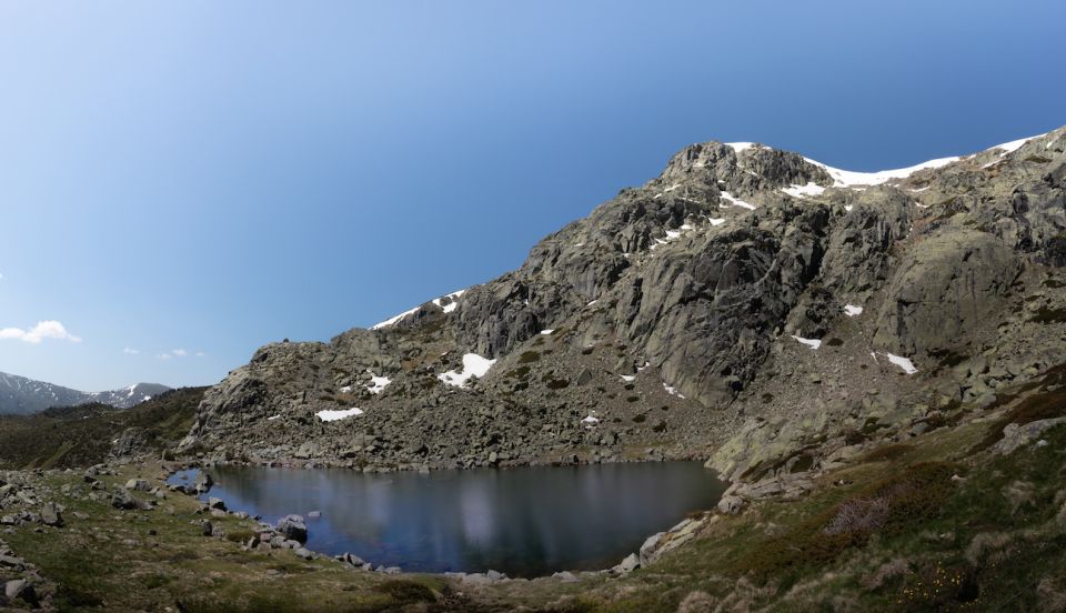 Madrid: Guided Hiking Tour in Guadarrama National Park