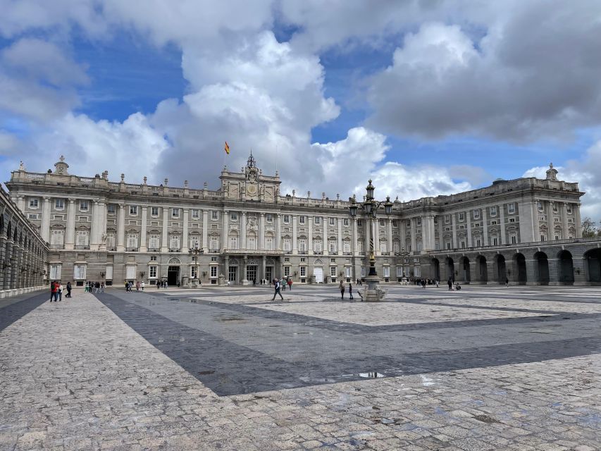 Madrid: Royal Palace Tour – Semi Private or Private