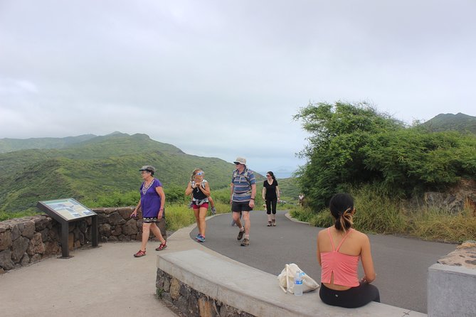 Makapu’u Lighthouse Trail and Shuttle Service