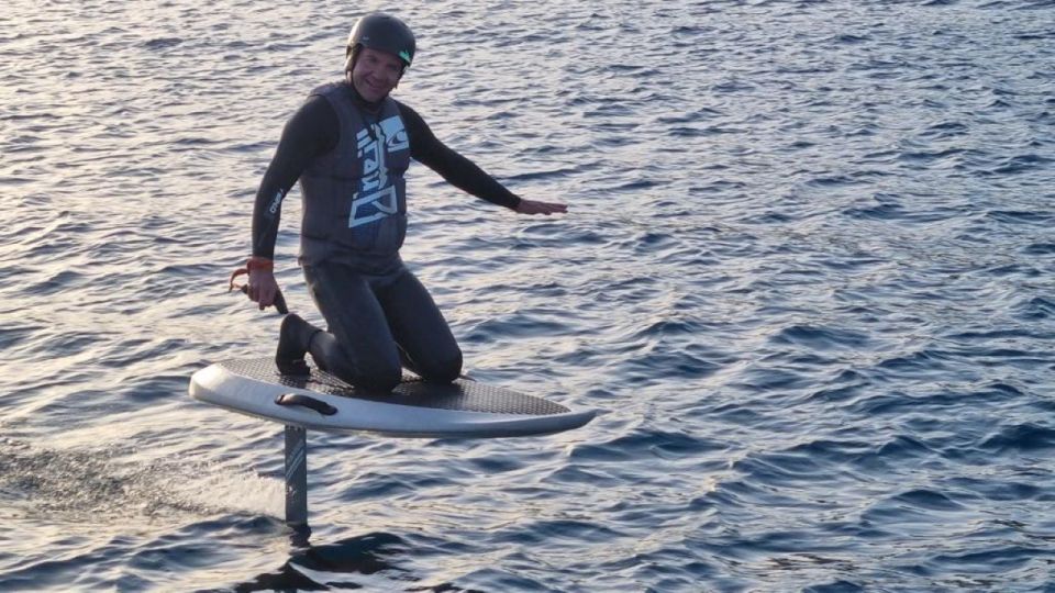 Mallorca: Electric Hydrofoil Surfing Lessons (E-Foil Course)