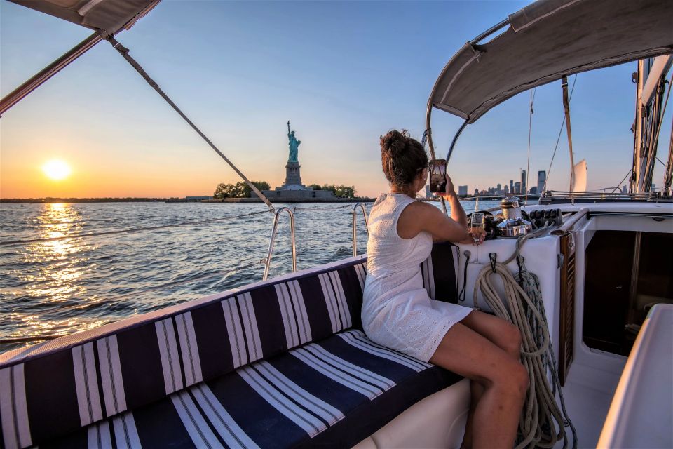 Manhattan: Private Luxury Sailing Tour to Statue of Liberty - Tour Pricing and Duration