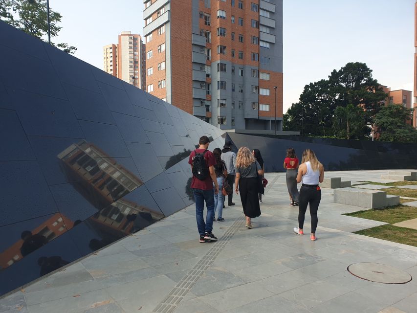 Medellín: Half-Day Pablo Escobar and Comuna 13 Tour - Key Locations Visited