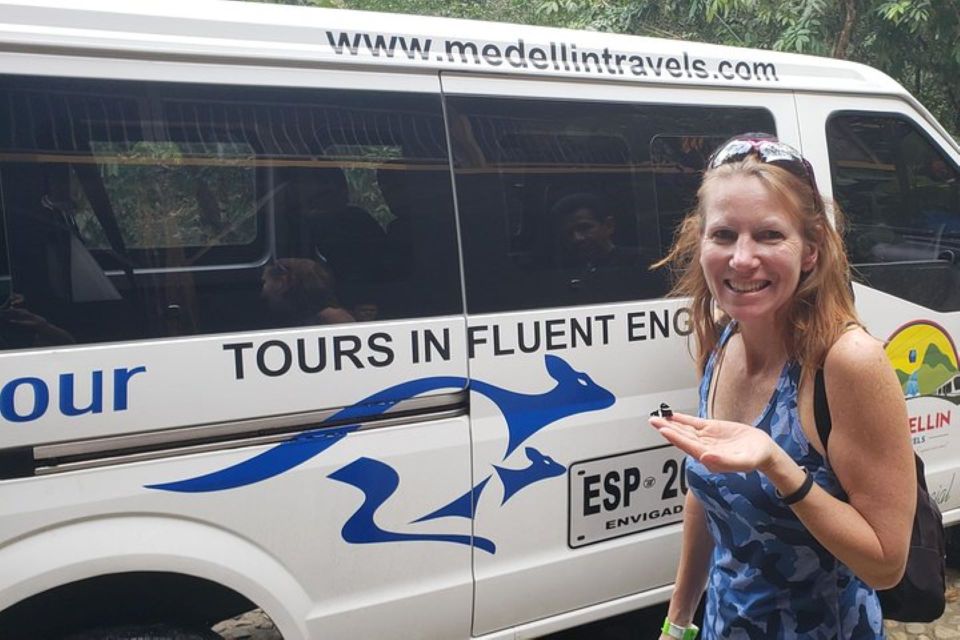 Medellin: Hotel Transfer to the JMC Airport