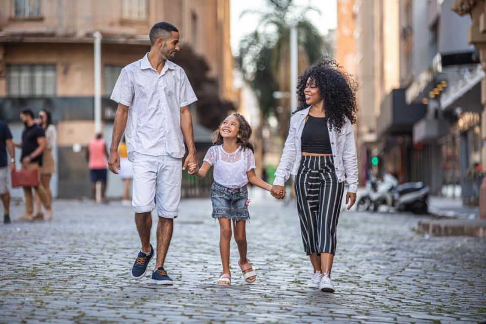 Memorable Family Walking Tour in Ancient Santillana Del Mar