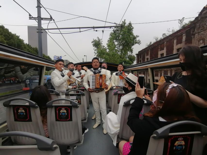 Mexico City: Mariachi Night Tour in a Panoramic Bus