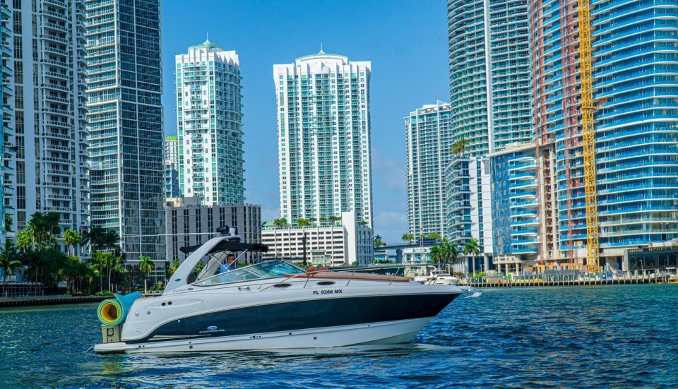 Miami: Private Yacht Cruise and Tour With Captain