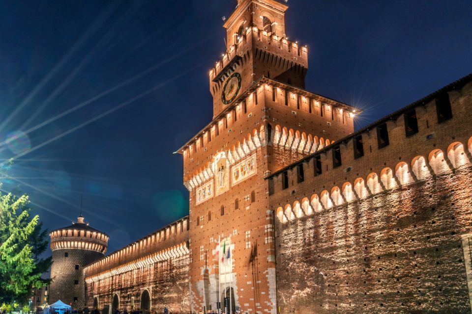 Milan: First Discovery Walk and Reading Walking Tour