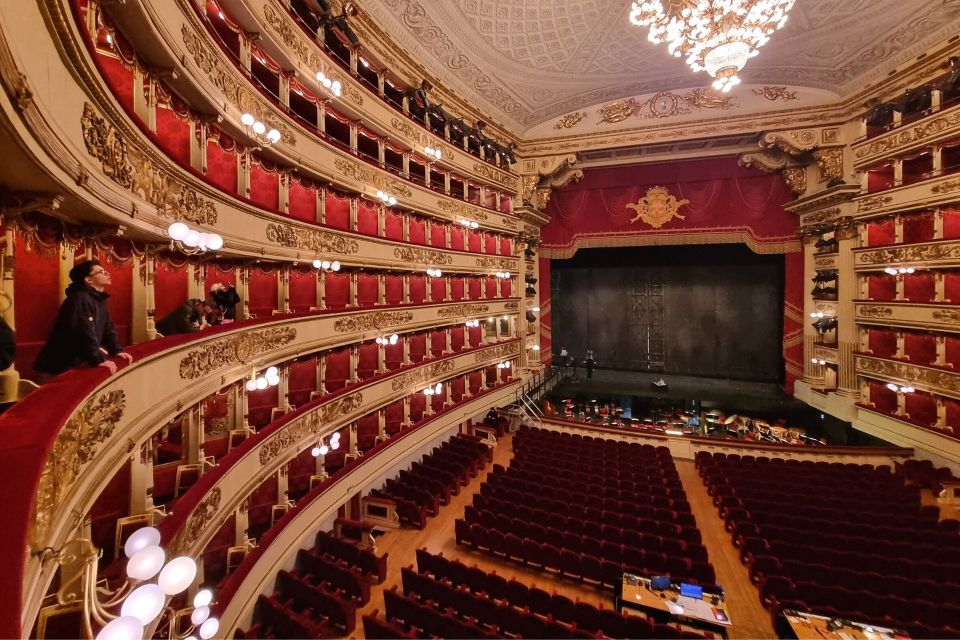 Milan: La Scala Theater and Museum Tour With Entry Tickets