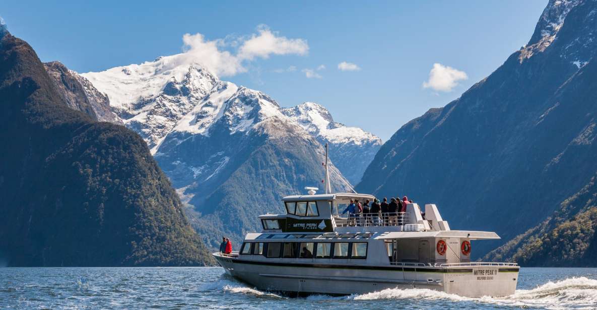 Milford Sound: 2-Hour Small Boat Scenic Cruise