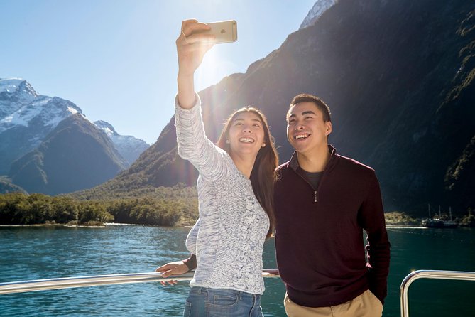 Milford Sound Coach and Cruise From Te Anau With Buffet Lunch