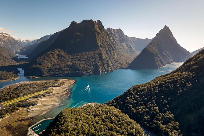 Milford Sound Coach and Cruise Tour From Queenstown With Flyback