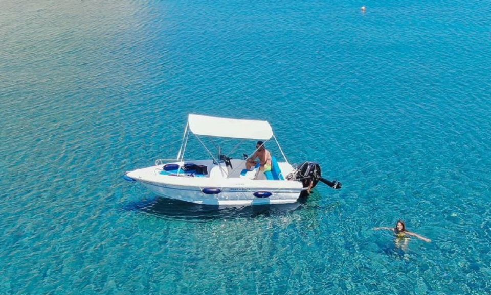 Milos: Boat Tour With a Driving Lesson