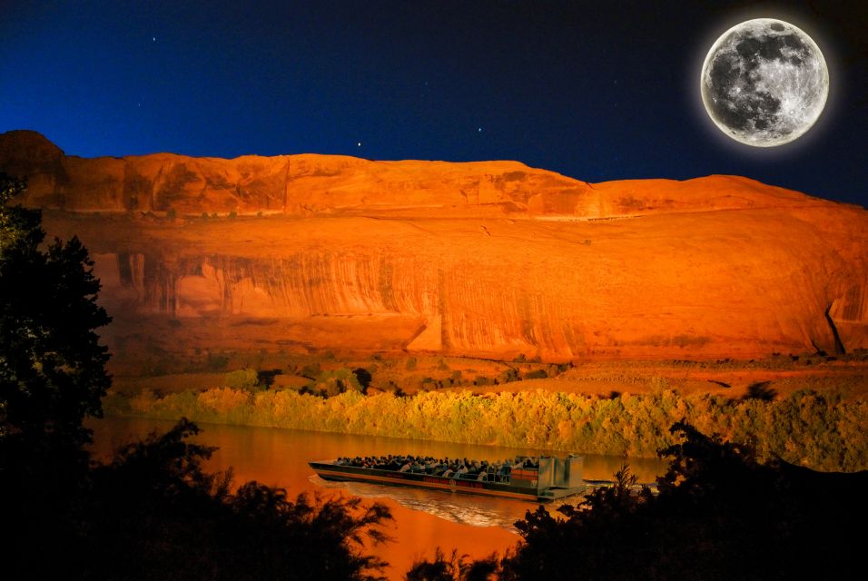 Moab: Colorado River Dinner Cruise With Music and Light Show