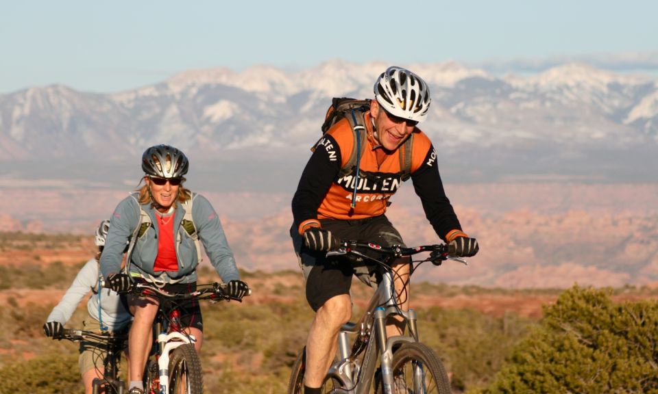 Moab: Dead Horse Point Singletrack Mountain Biking Tour