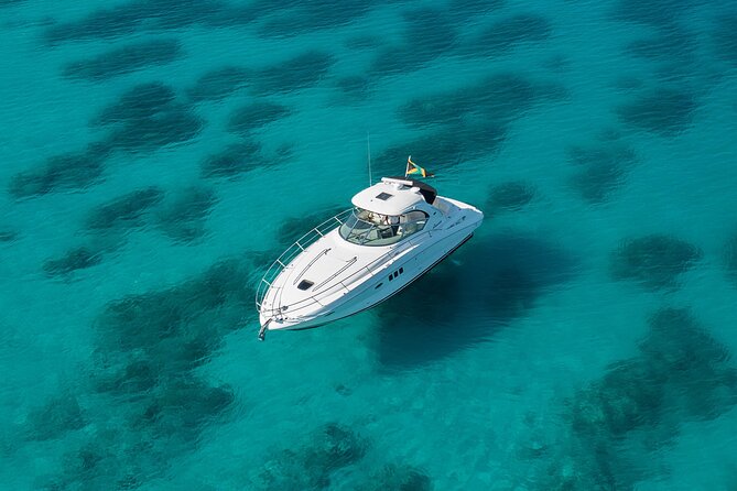 Montego Bay Private Yacht Tour With Open Bar and Lunch