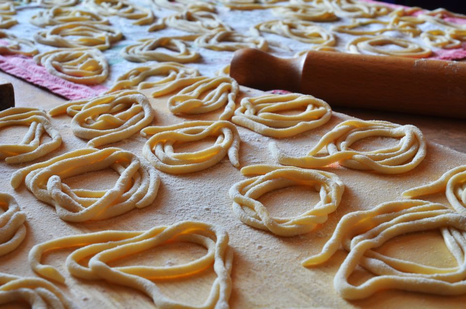 Montepulciano: Pasta-Making Class With Tasting and Wine