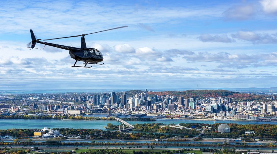 Montreal: Guided Helicopter Tour