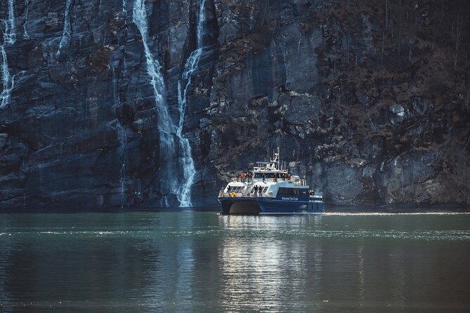 Mostraumen Fjord Cruise