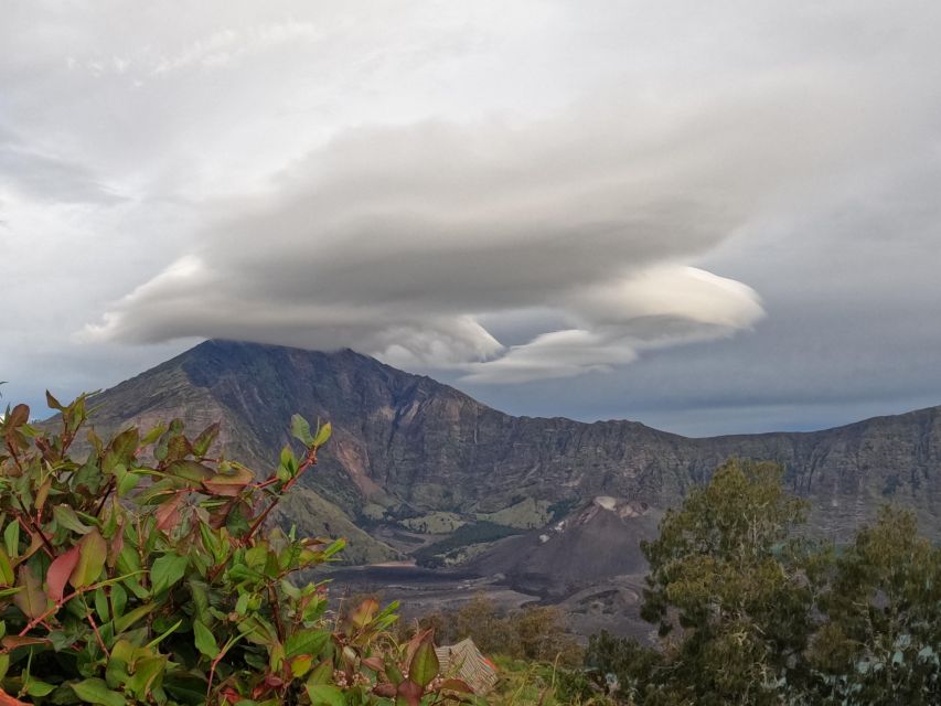 Mount Rinjani One Day Trek to Crater Rim Senaru