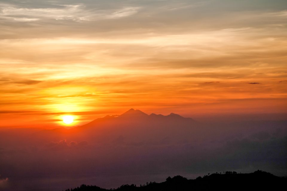 Mt. Batur Sunrise Hike With 1-Night Stay in Kintamani