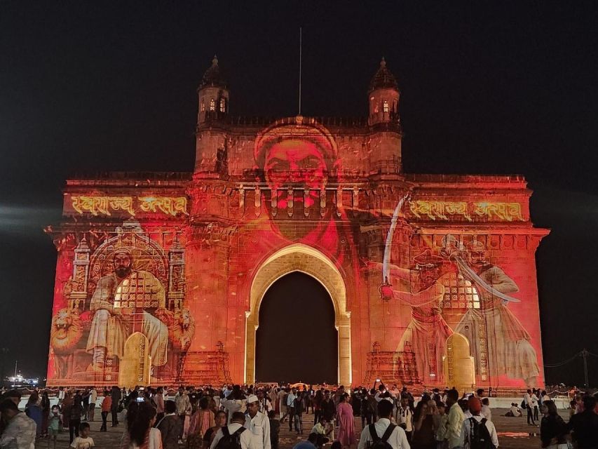 Mumbai in Lights: Private Night Sightseeing of Iconic Sights